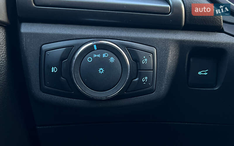 Седан Ford Fusion 2015 в Львове