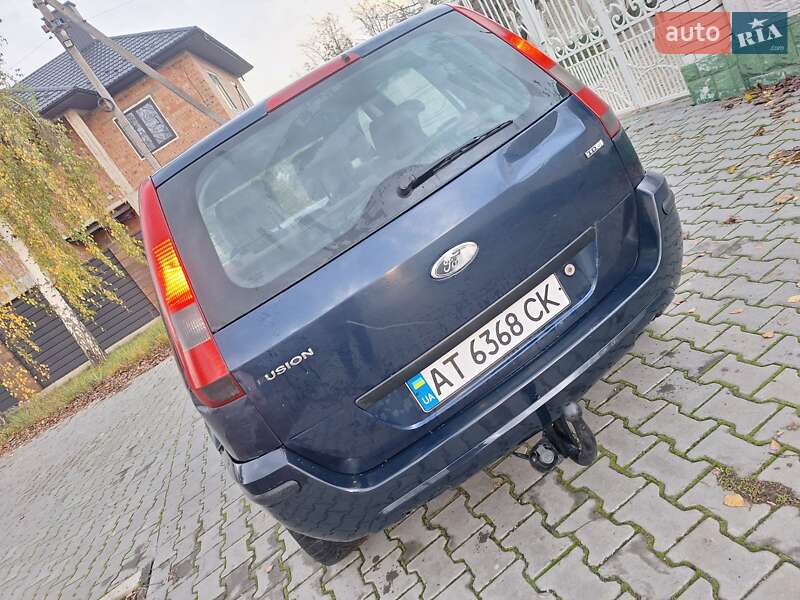 Хэтчбек Ford Fusion 2003 в Черновцах