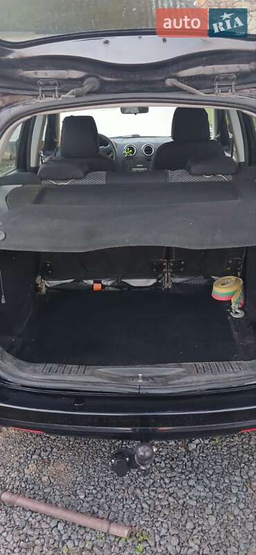 Хэтчбек Ford Fusion 2005 в Дунаевцах