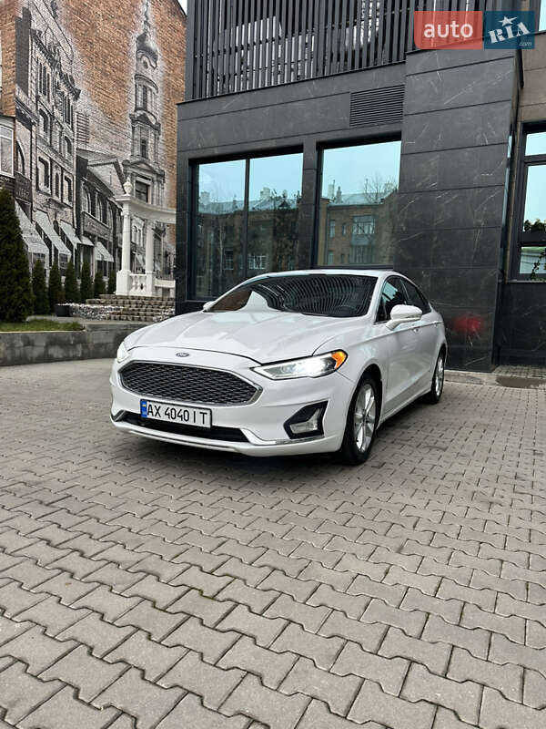 Ford Fusion 2020