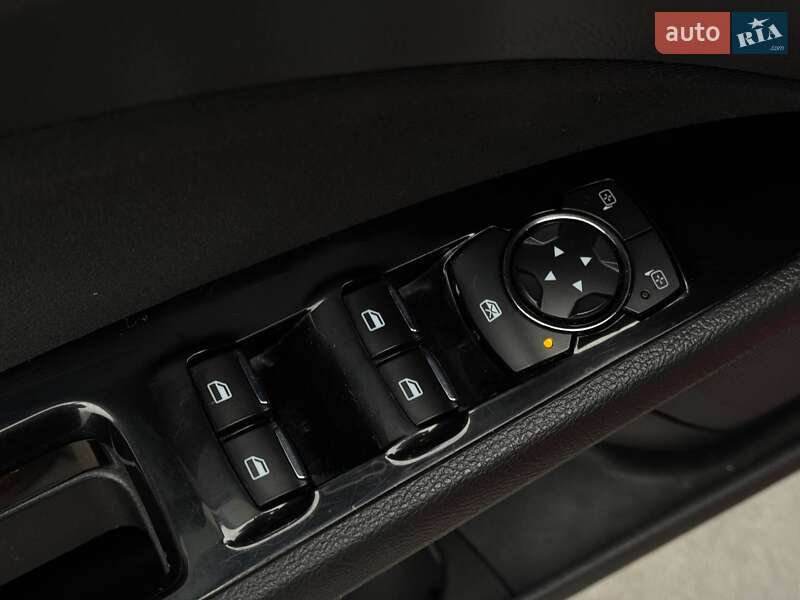 Седан Ford Fusion 2015 в Ровно