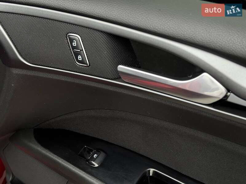 Седан Ford Fusion 2015 в Ровно