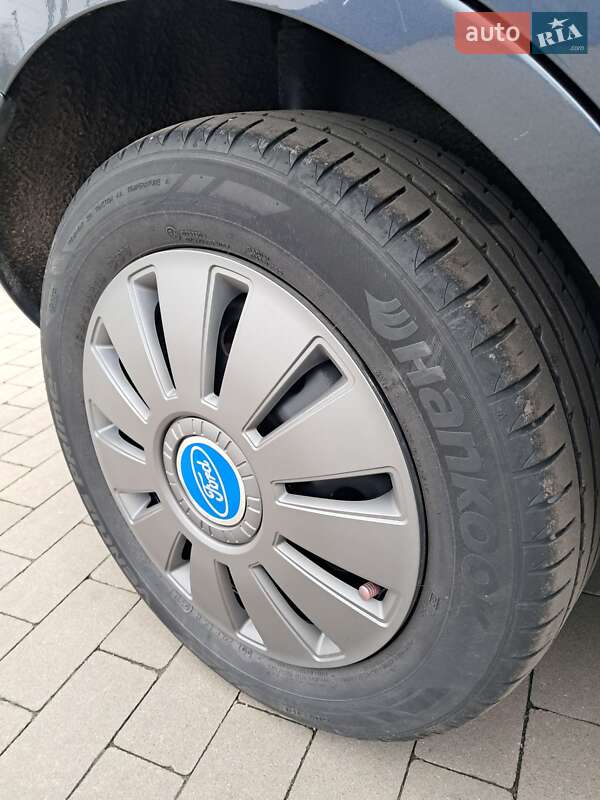 Хэтчбек Ford Fusion 2009 в Прилуках