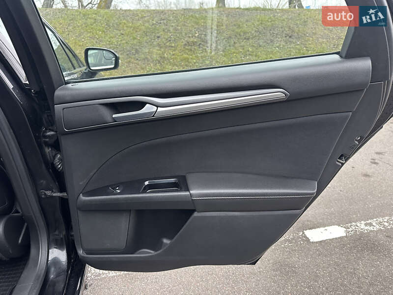 Седан Ford Fusion 2014 в Киеве