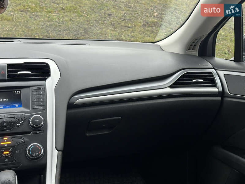 Седан Ford Fusion 2014 в Киеве