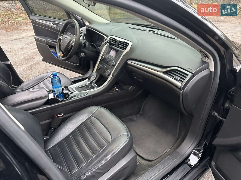 Седан Ford Fusion 2015 в Обухове