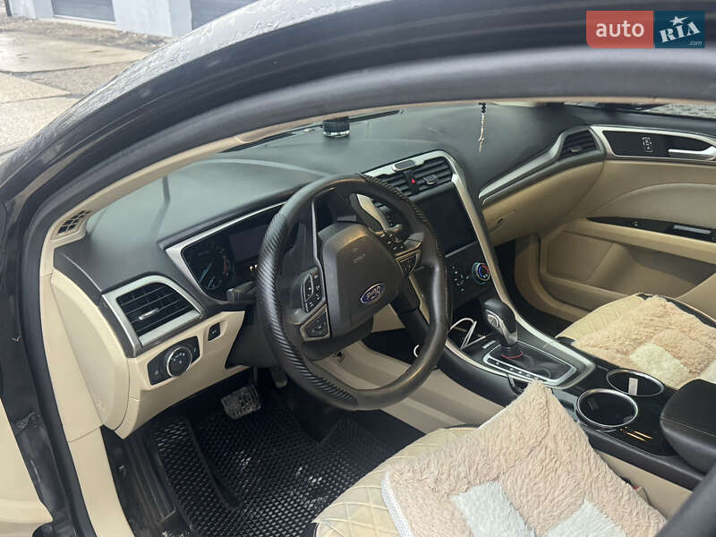 Седан Ford Fusion 2013 в Рогатине