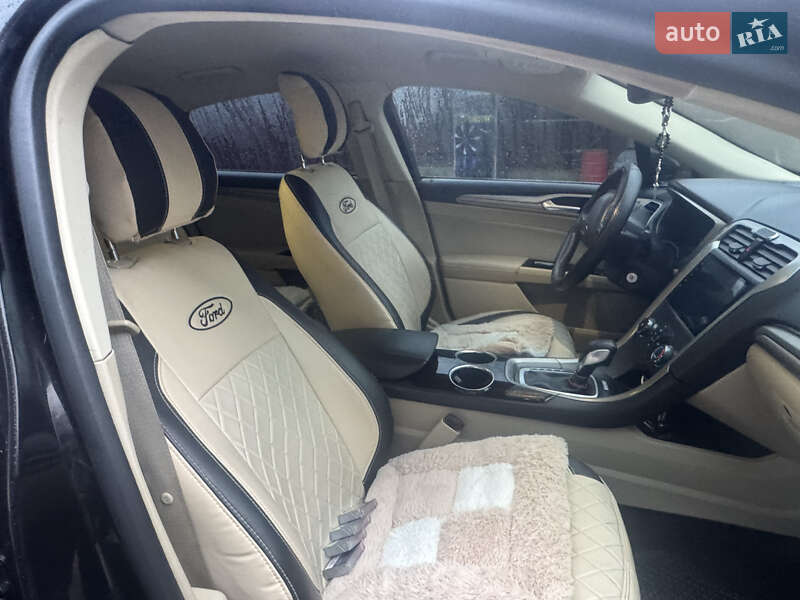 Седан Ford Fusion 2013 в Рогатине