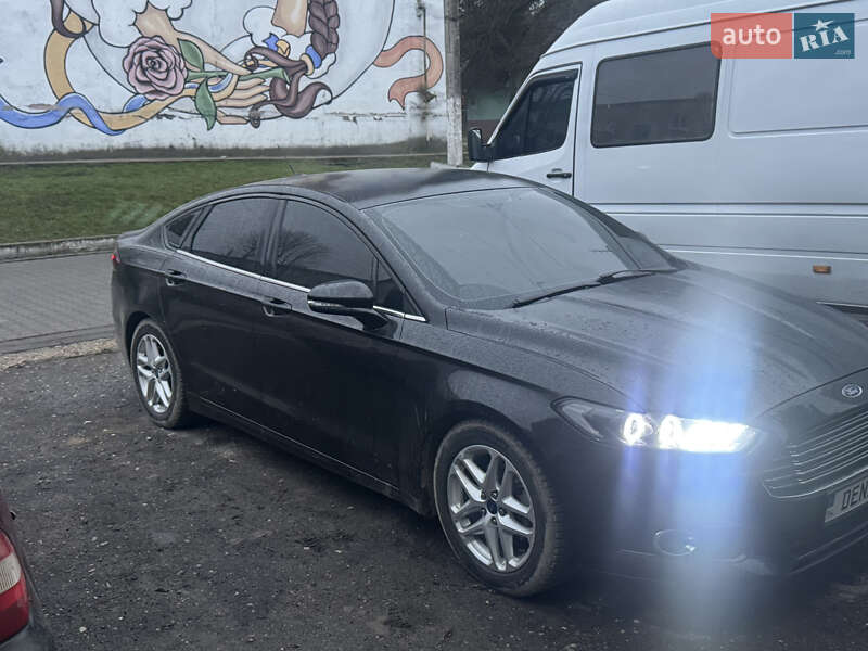 Седан Ford Fusion 2013 в Рогатине