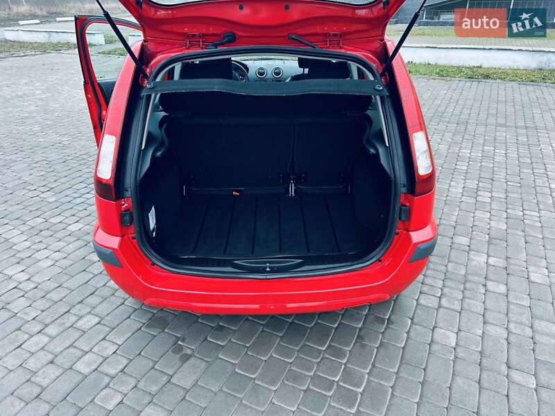 Хэтчбек Ford Fusion 2006 в Теплике