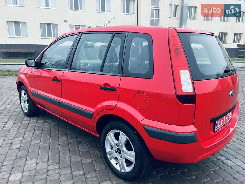 Хэтчбек Ford Fusion 2006 в Теплике