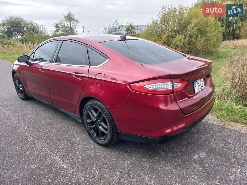 Седан Ford Fusion 2016 в Ровно
