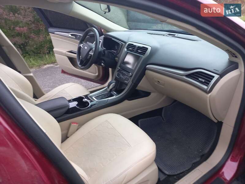 Седан Ford Fusion 2016 в Ровно