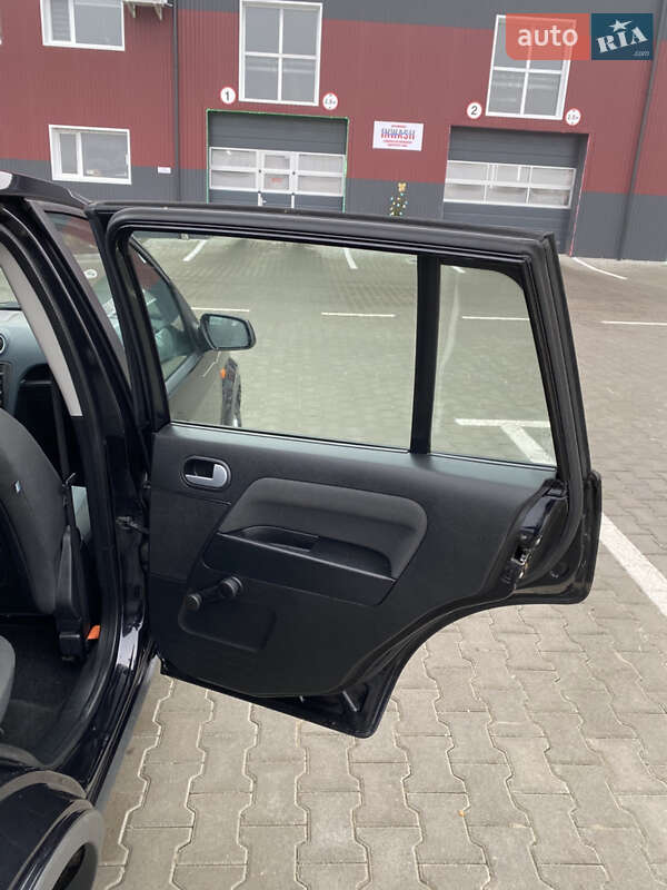 Хэтчбек Ford Fusion 2008 в Киеве