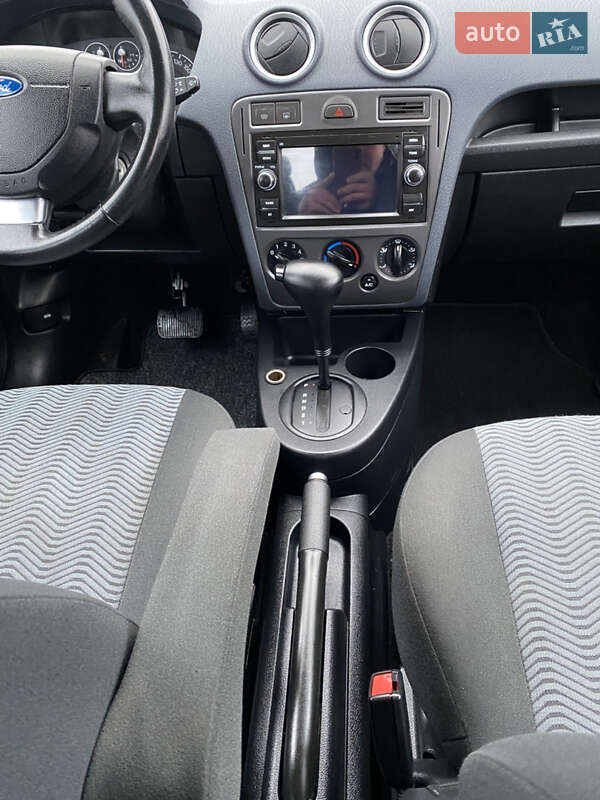 Хэтчбек Ford Fusion 2008 в Киеве