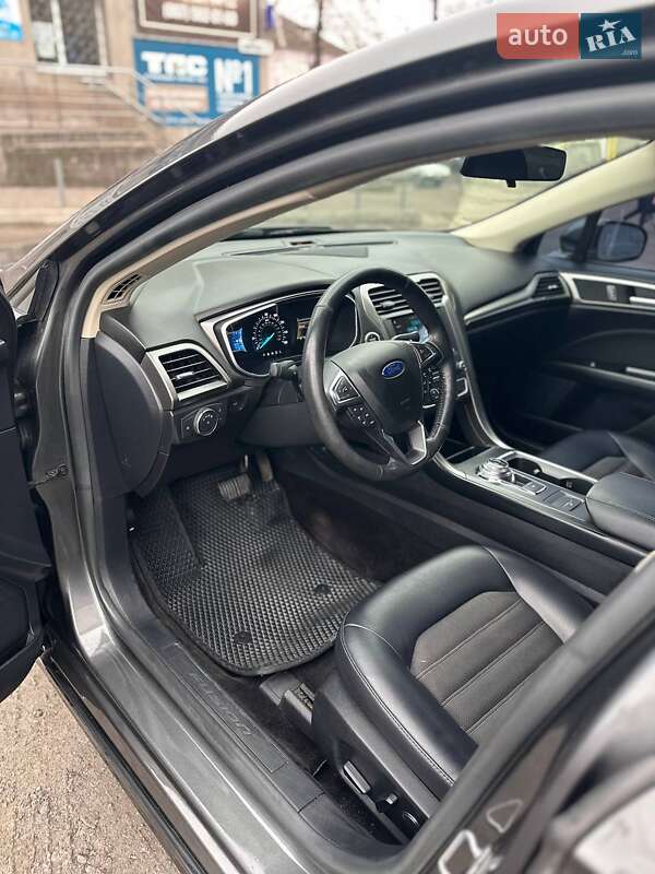 Седан Ford Fusion 2017 в Каменском