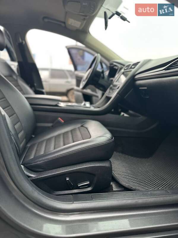 Седан Ford Fusion 2017 в Каменском