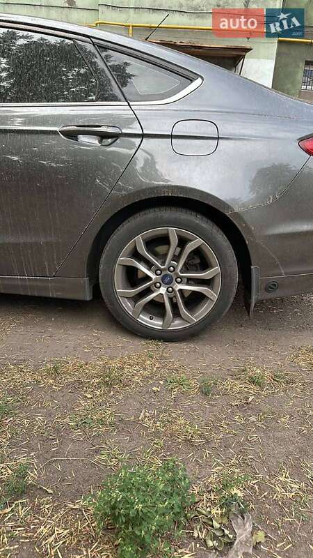 Седан Ford Fusion 2017 в Каменском