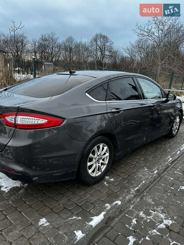 Седан Ford Fusion 2015 в Львові
