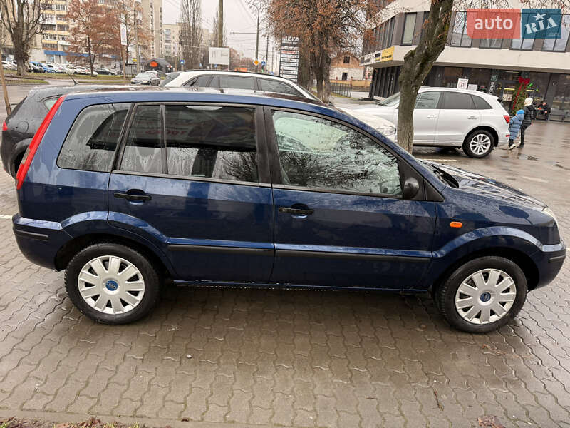 Хэтчбек Ford Fusion 2003 в Луцке