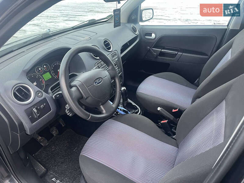 Хетчбек Ford Fusion 2005 в Бару