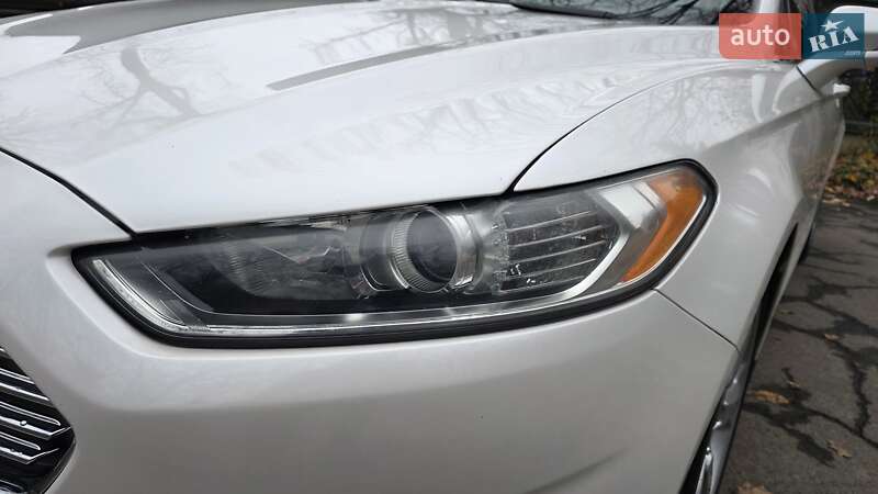 Седан Ford Fusion 2015 в Умани