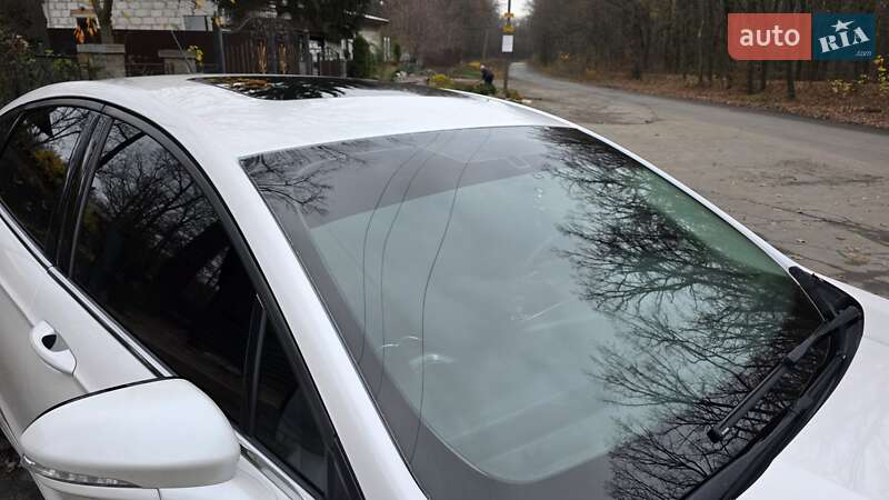 Седан Ford Fusion 2015 в Умани