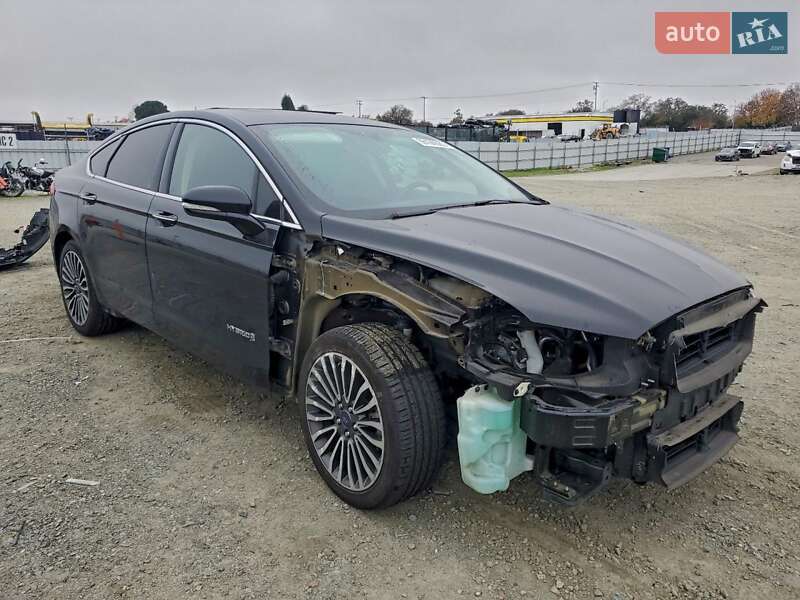 Седан Ford Fusion 2016 в Львові