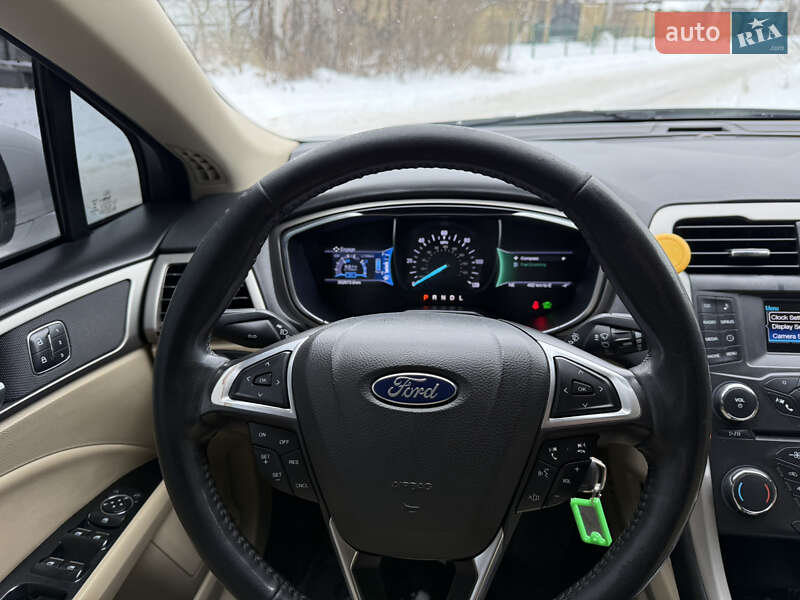 Седан Ford Fusion 2016 в Києві