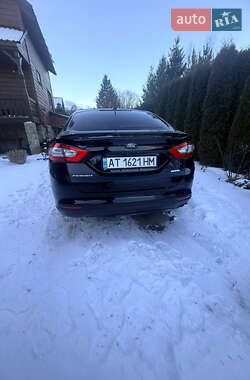 Седан Ford Fusion 2016 в Яремче