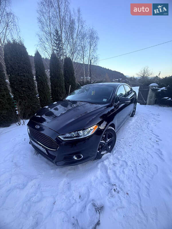 Седан Ford Fusion 2016 в Яремче