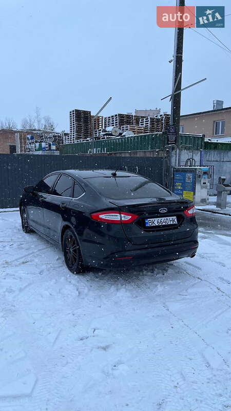 Седан Ford Fusion 2013 в Рівному