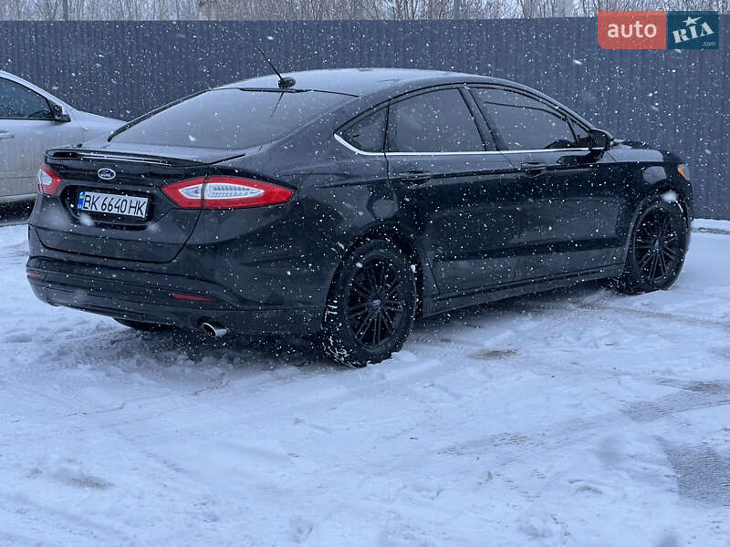 Седан Ford Fusion 2013 в Рівному