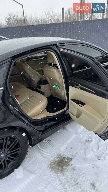 Седан Ford Fusion 2013 в Рівному