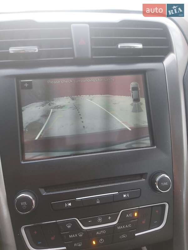 Седан Ford Fusion 2016 в Монастирищеві