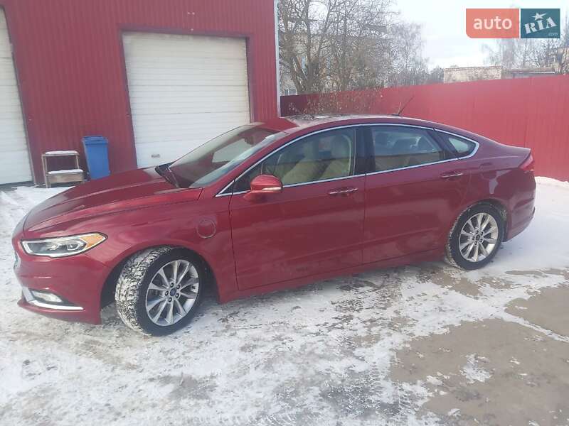 Седан Ford Fusion 2016 в Монастирищеві