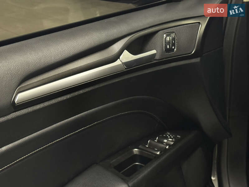 Седан Ford Fusion 2016 в Миколаєві