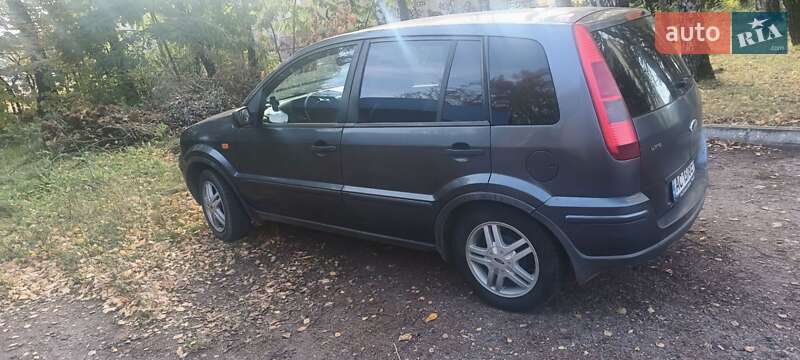 Хетчбек Ford Fusion 2003 в Нововолинську