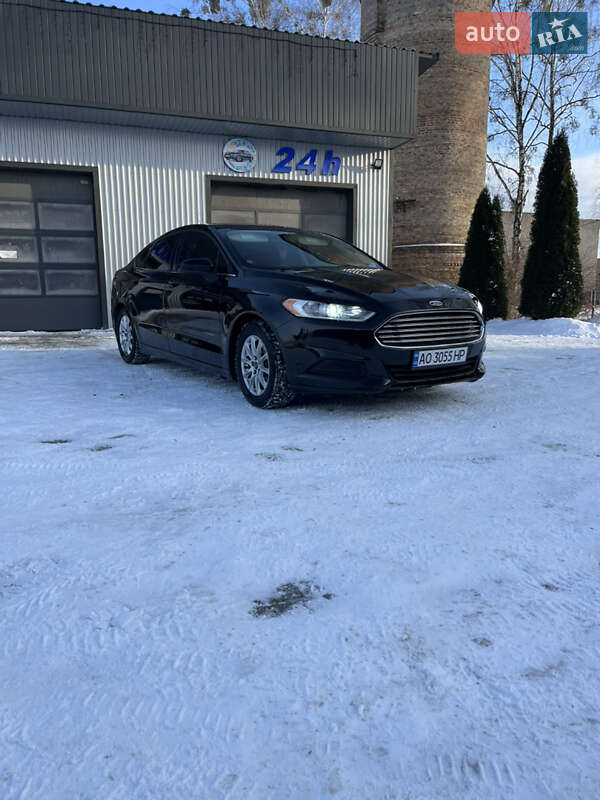 Седан Ford Fusion 2015 в Сарнах