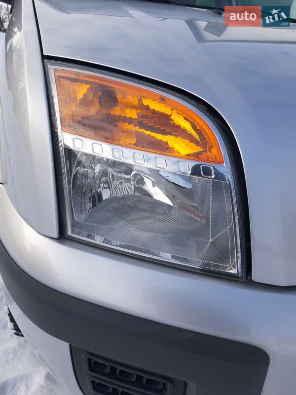 Хетчбек Ford Fusion 2005 в Хоролі