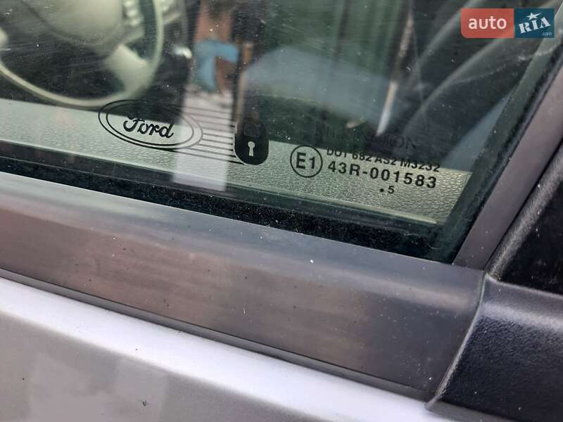 Хетчбек Ford Fusion 2005 в Хоролі