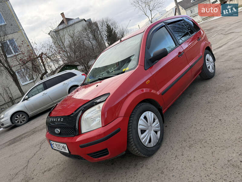 Хэтчбек Ford Fusion 2003 в Стрые