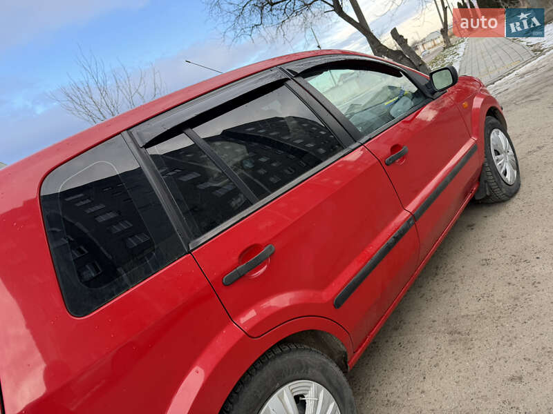 Хэтчбек Ford Fusion 2003 в Стрые