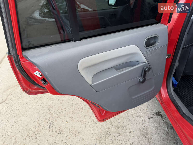 Хэтчбек Ford Fusion 2003 в Стрые