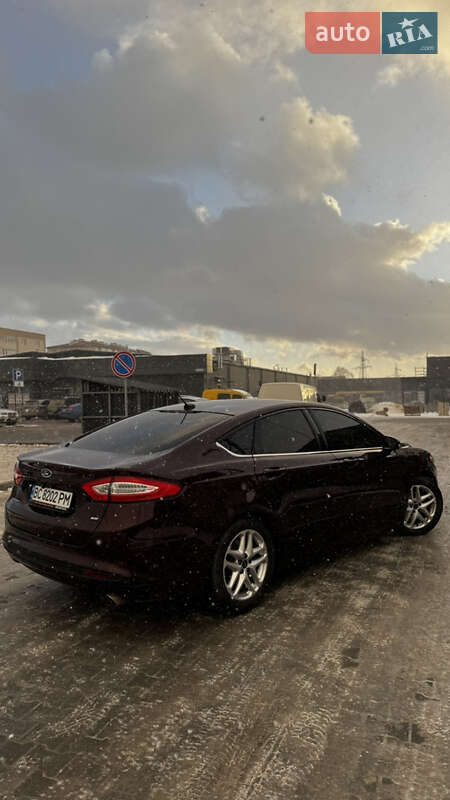 Седан Ford Fusion 2013 в Жовкве