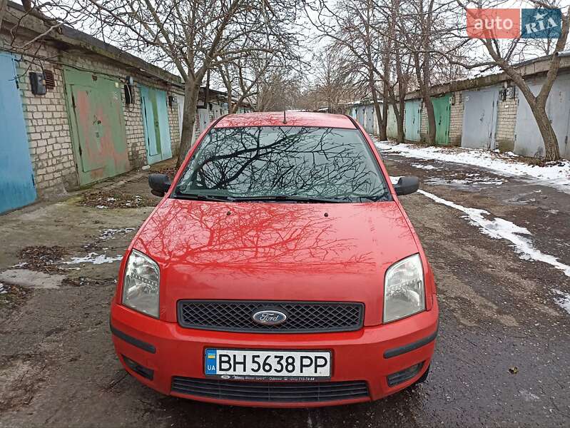 Хетчбек Ford Fusion 2003 в Южноукраїнську
