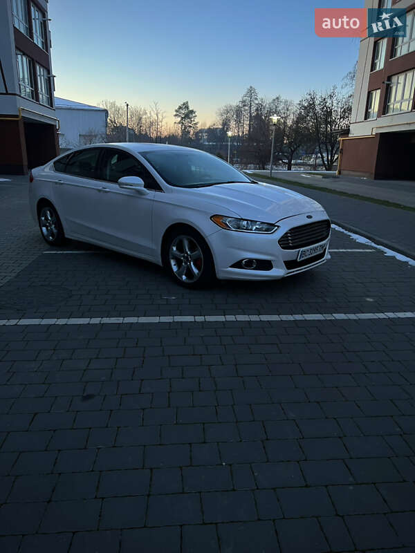Седан Ford Fusion 2015 в Івано-Франківську