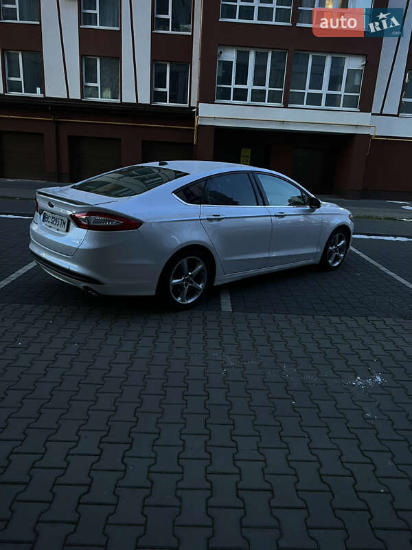 Седан Ford Fusion 2015 в Івано-Франківську