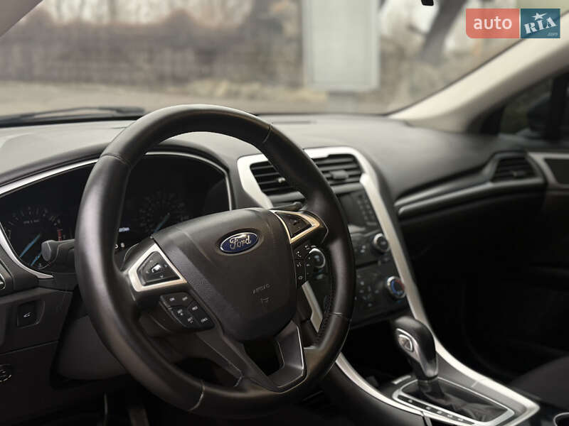 Седан Ford Fusion 2013 в Дніпрі