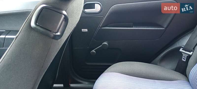 Хэтчбек Ford Fusion 2009 в Радивилове фото 29 Хэтчбек Ford Fusion 2009 в Радивилове